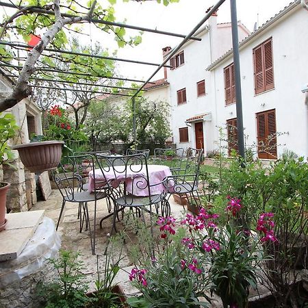Guest House Liliana 로비니 외부 사진