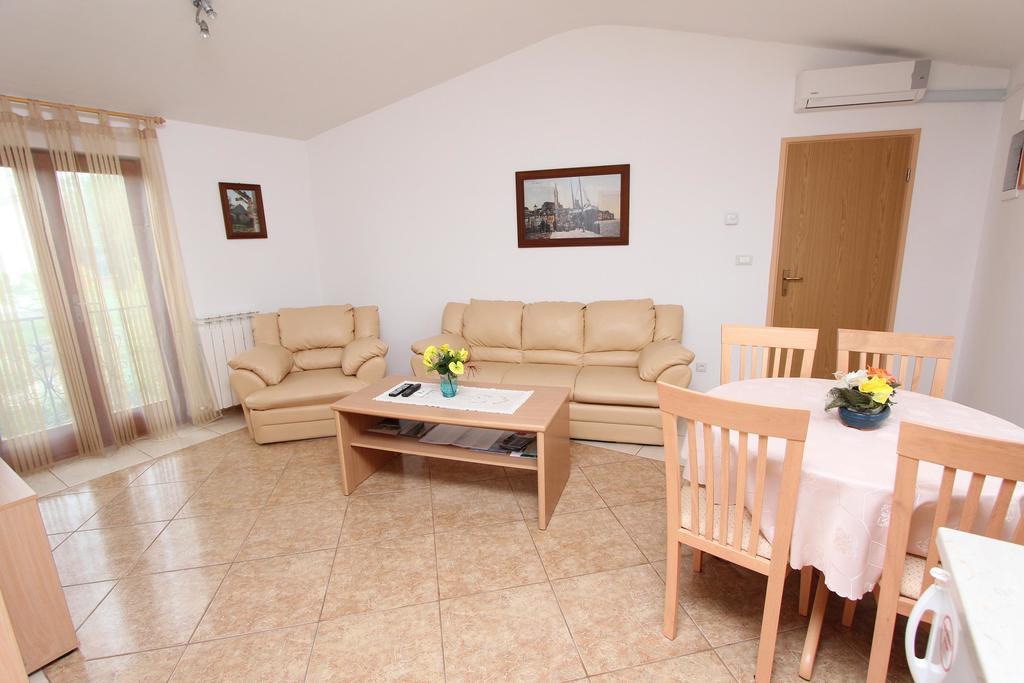 Guest House Liliana 로비니 객실 사진