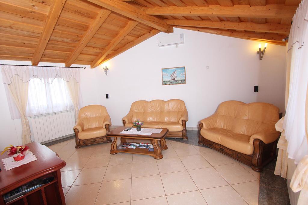 Guest House Liliana 로비니 객실 사진