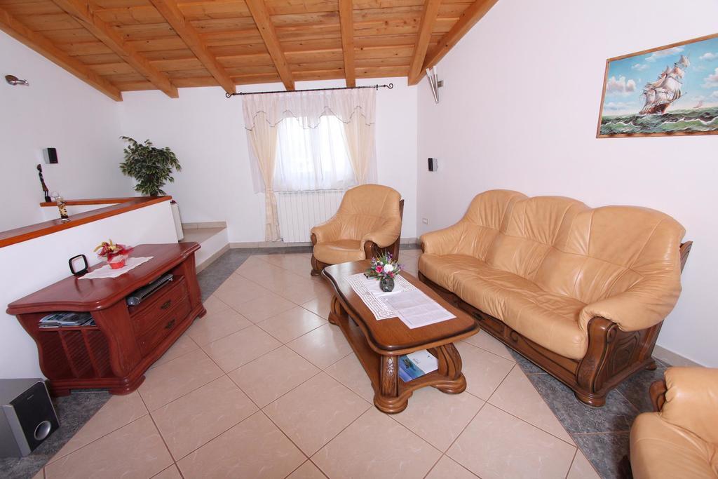 Guest House Liliana 로비니 객실 사진